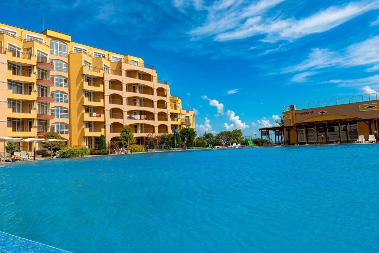 Menada Grand Resort Apartments Aheloy Luaran gambar
