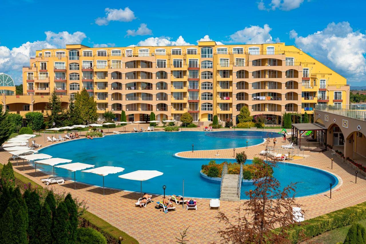 Menada Grand Resort Apartments Aheloy Luaran gambar