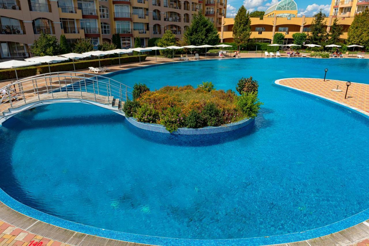 Menada Grand Resort Apartments Aheloy Luaran gambar