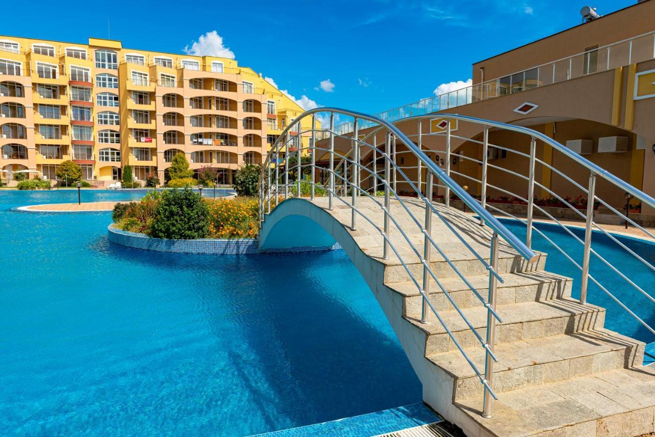 Menada Grand Resort Apartments Aheloy Luaran gambar