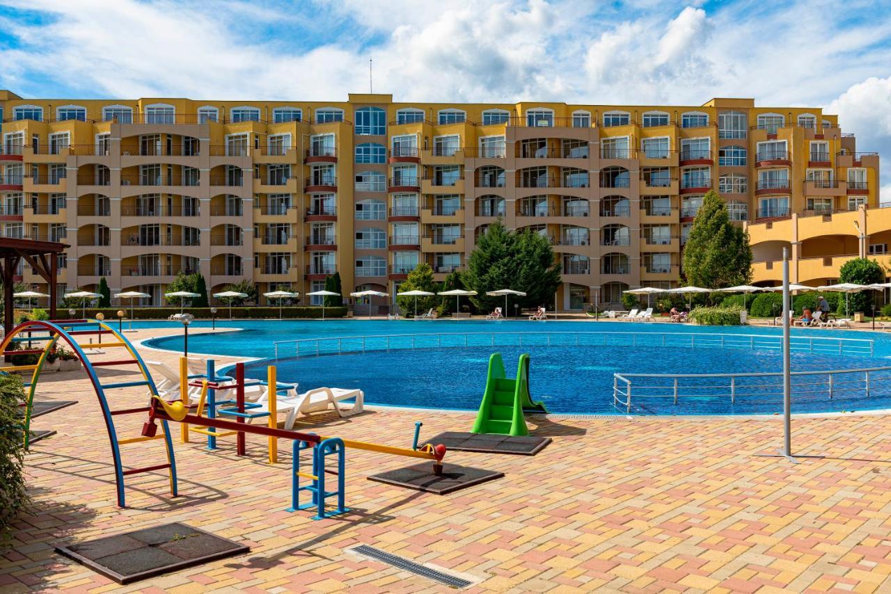 Menada Grand Resort Apartments Aheloy Luaran gambar