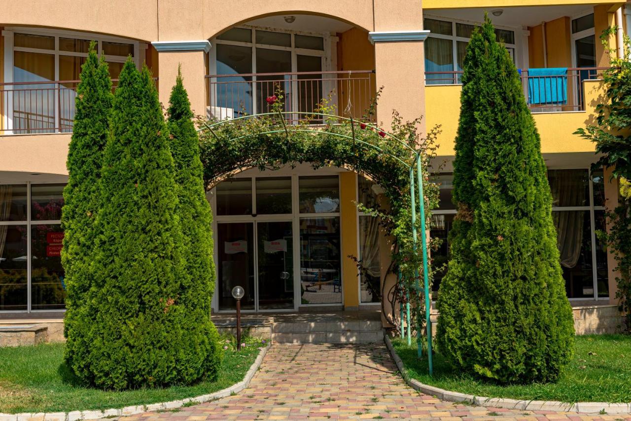 Menada Grand Resort Apartments Aheloy Luaran gambar