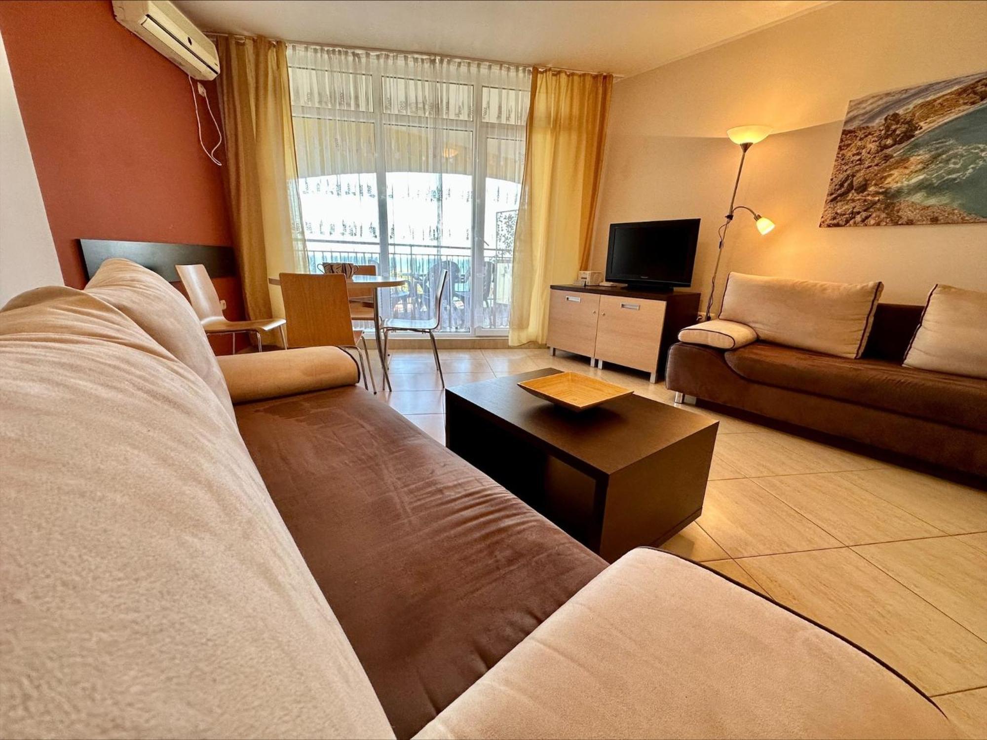 Menada Grand Resort Apartments Aheloy Luaran gambar