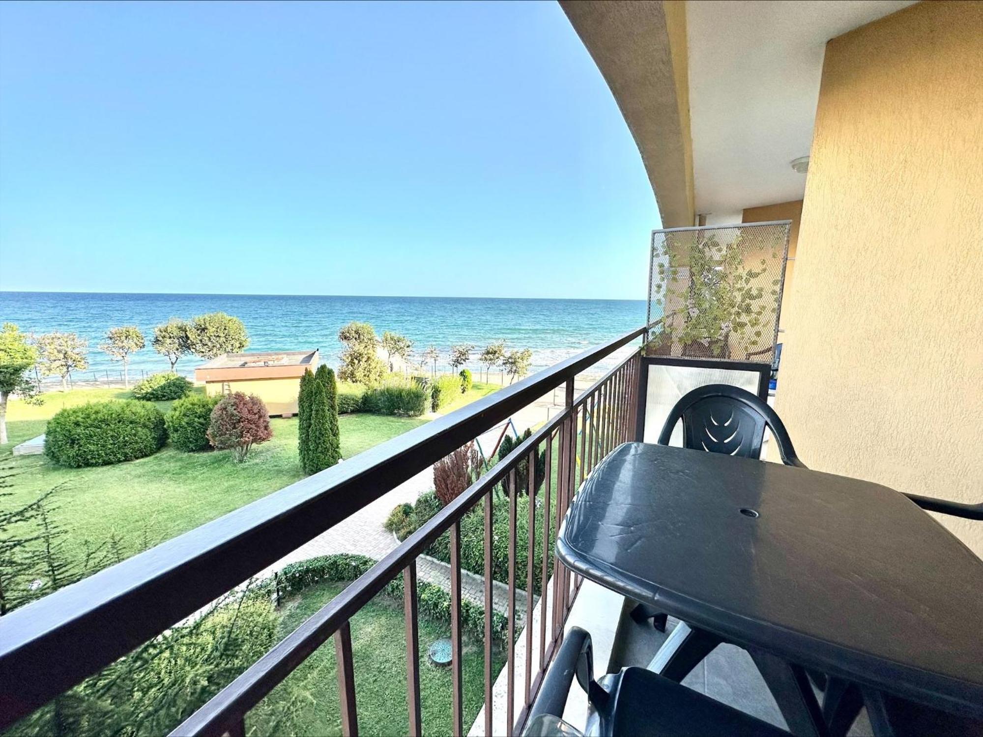 Menada Grand Resort Apartments Aheloy Luaran gambar