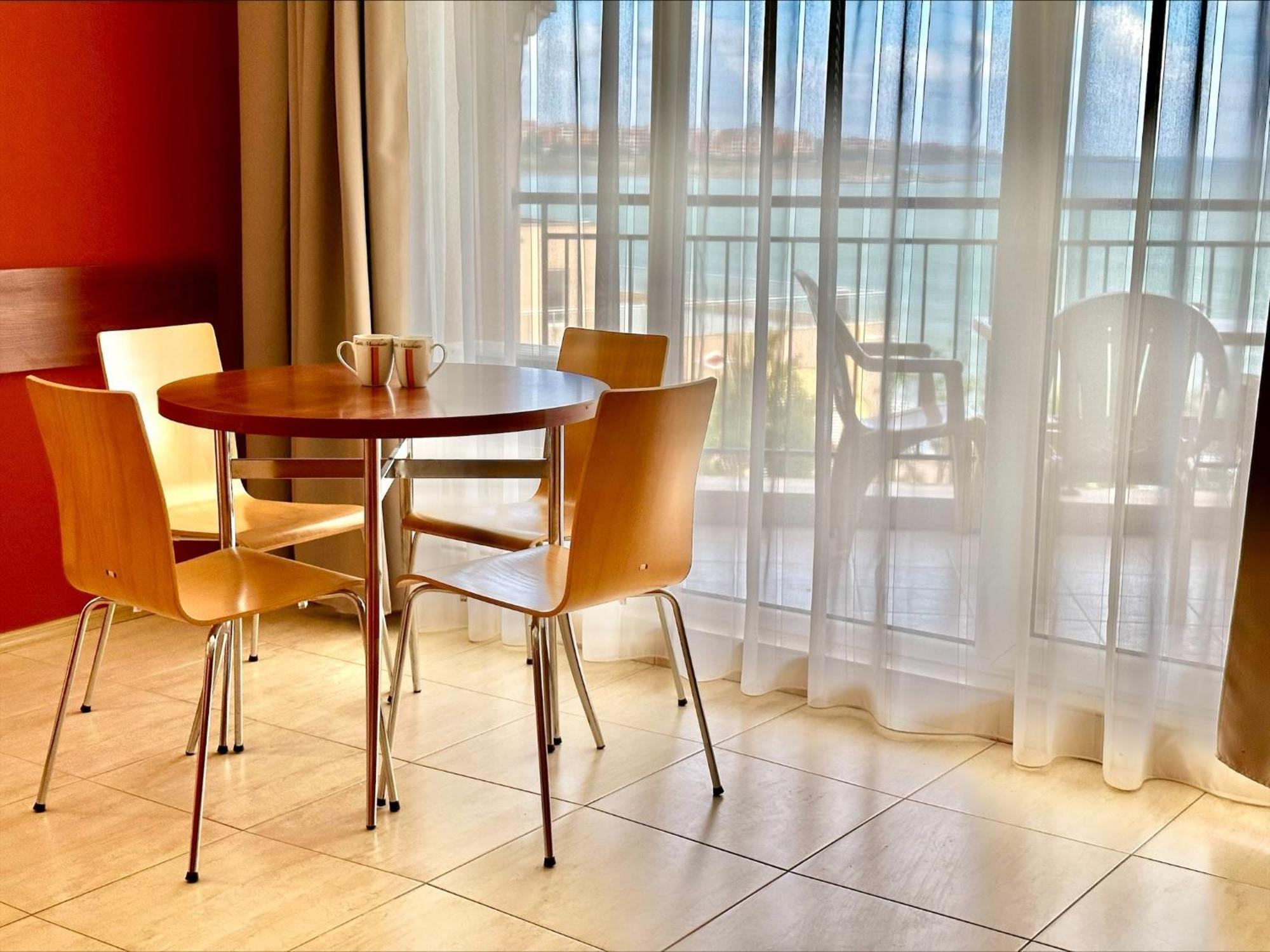 Menada Grand Resort Apartments Aheloy Bilik gambar